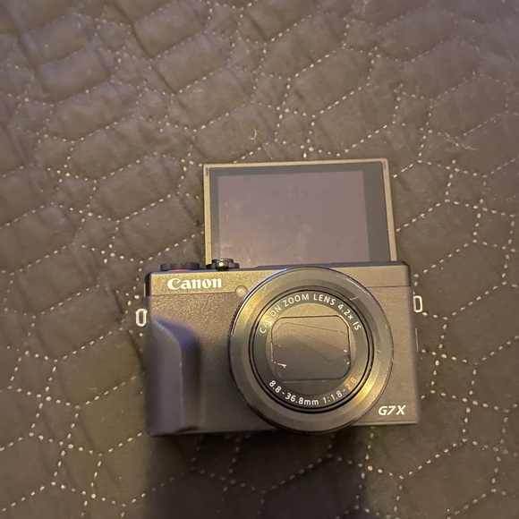 Canon G7X Marks III - Picture 2 of 2